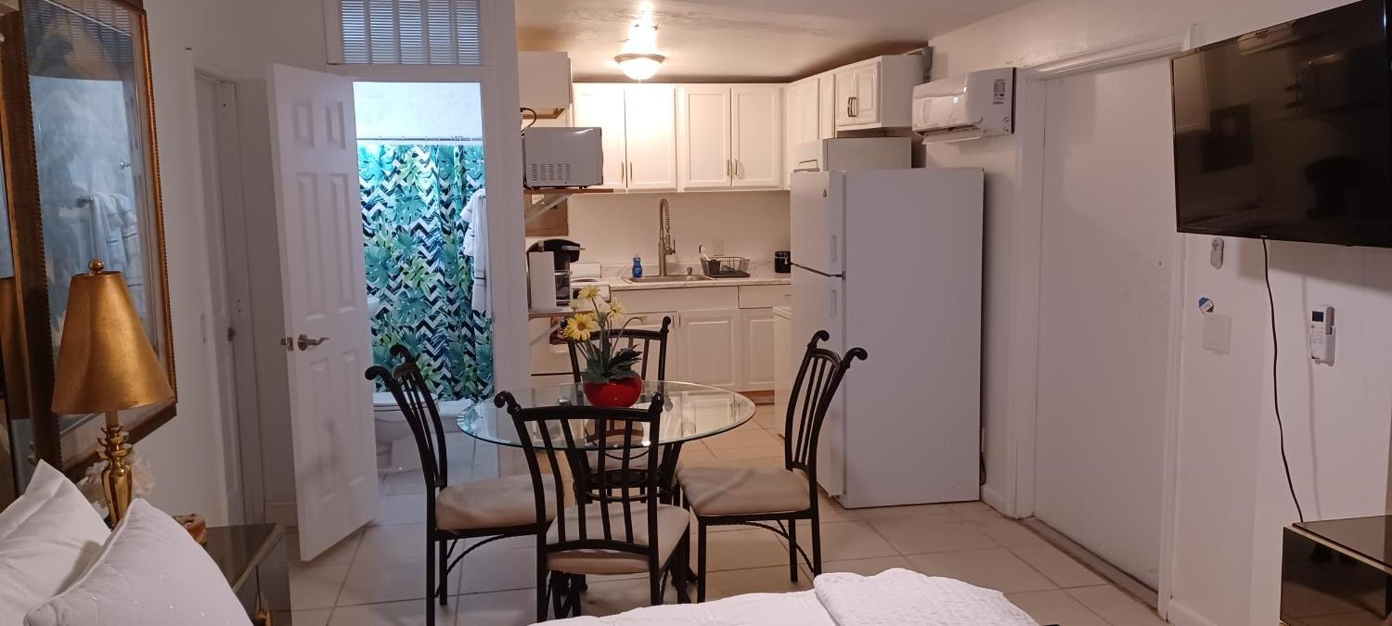 Palm Springs 3-Bedroom 2-Bath 5 Miles To The Beach 沃思湖 客房 照片